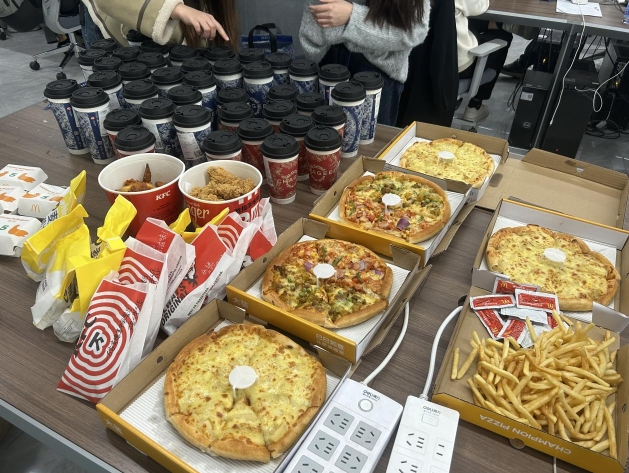 元宵佳節，科技公司的浪漫燈謎會——字節間的溫暖時光